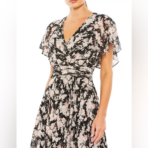 Ieena Mac Duggal Black multi floral flutter sleeve maxi dress (10) - Picture 2 of 10